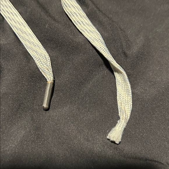 Vuori black Athletic Shorts - Picture 5 of 5